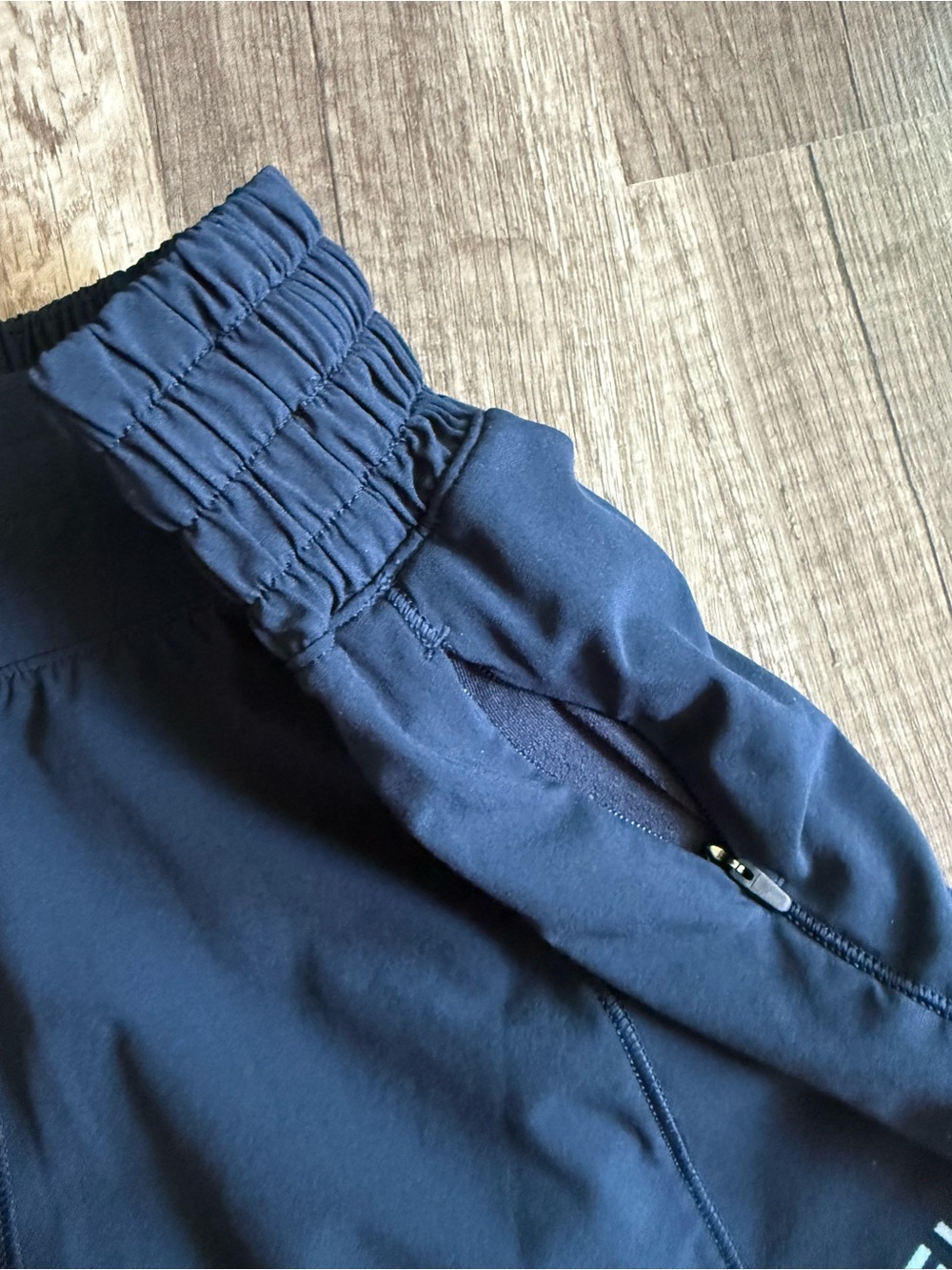 Lululemon x Peloton Shorts Blue Hotty Hot Workout Shorts Size 6 Tall - Picture 4 of 7